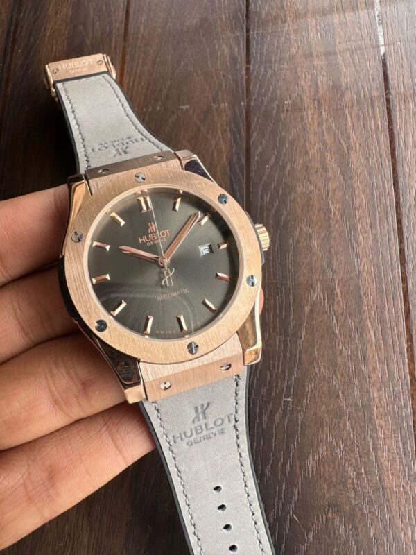 Hublot Vendom Classic Grey Rubber Strap Swiss Automatic replica first copy watch 33