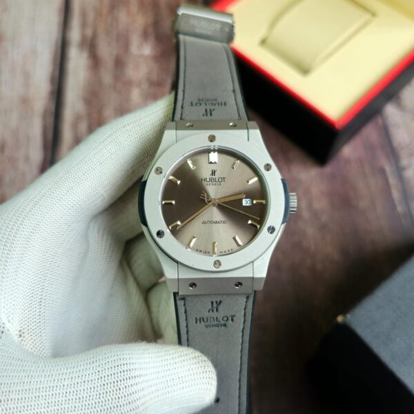 Hublot Vendom Classic Grey Rubber Strap Swiss Automatic replica first copy watch 39