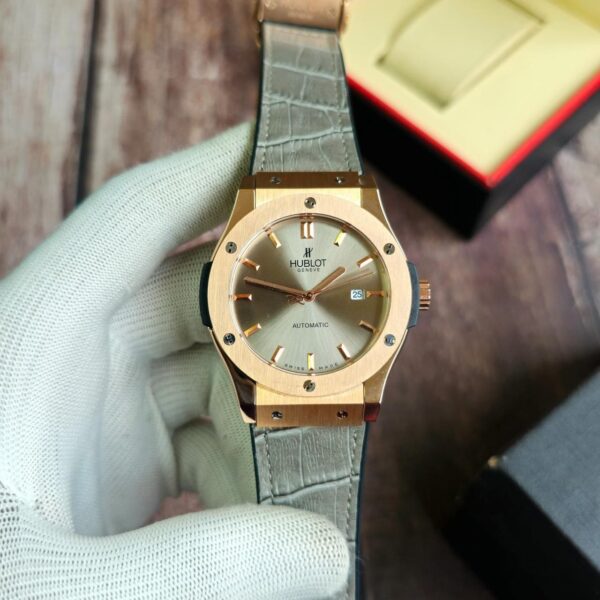 Hublot Vendom Classic Grey Rubber Strap Swiss Automatic replica first copy watch 40